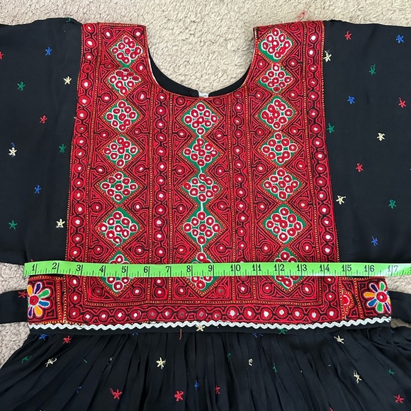 Afghan Dress - Picture 4 of 6